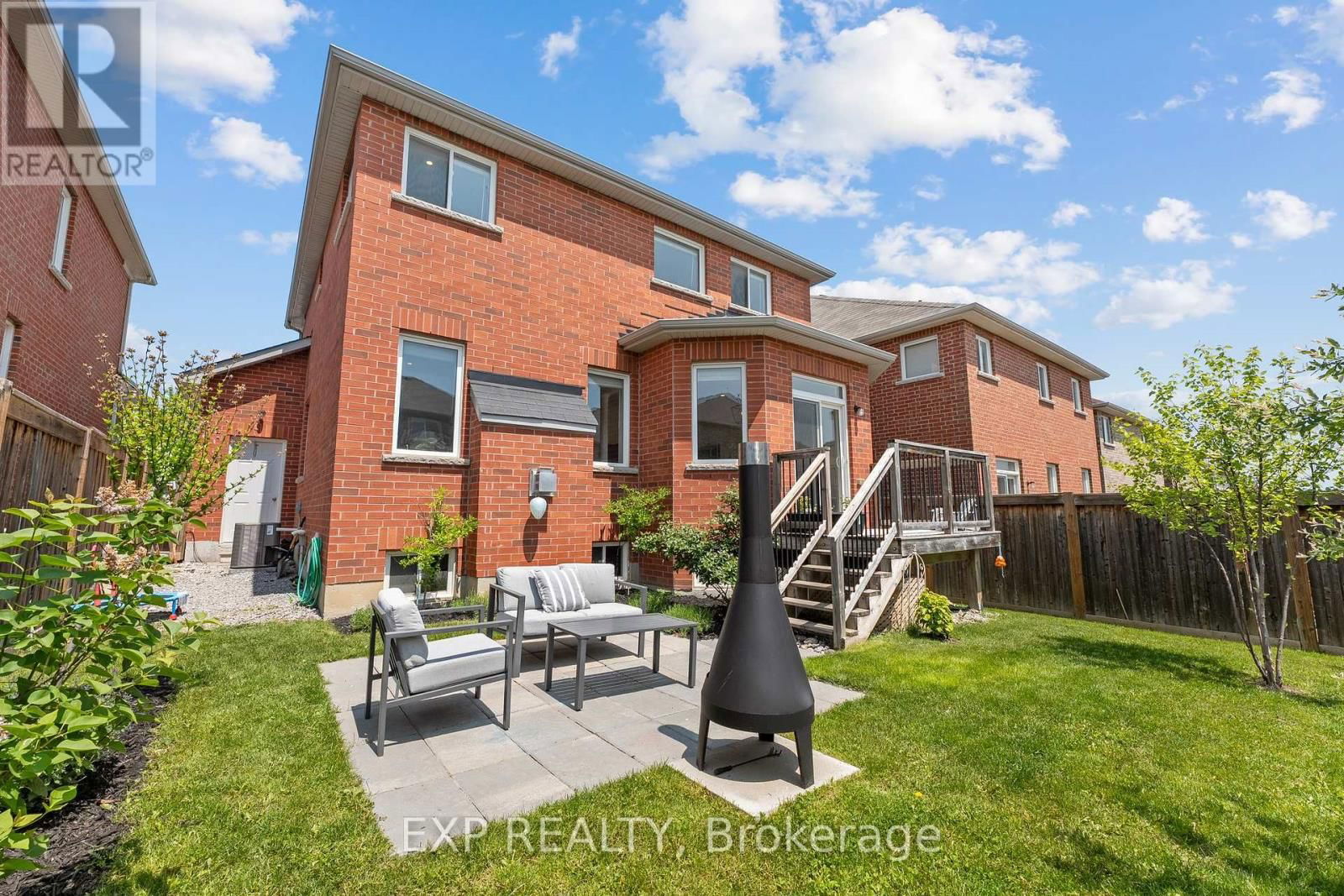 15 GREY WING AVENUE Image 32
