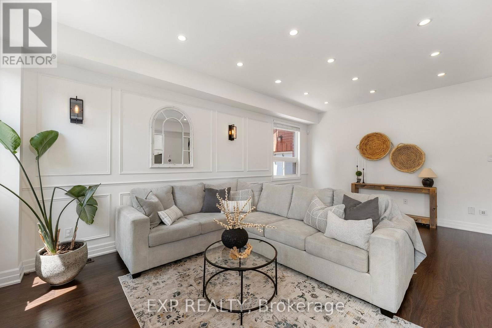 15 GREY WING AVENUE Image 8