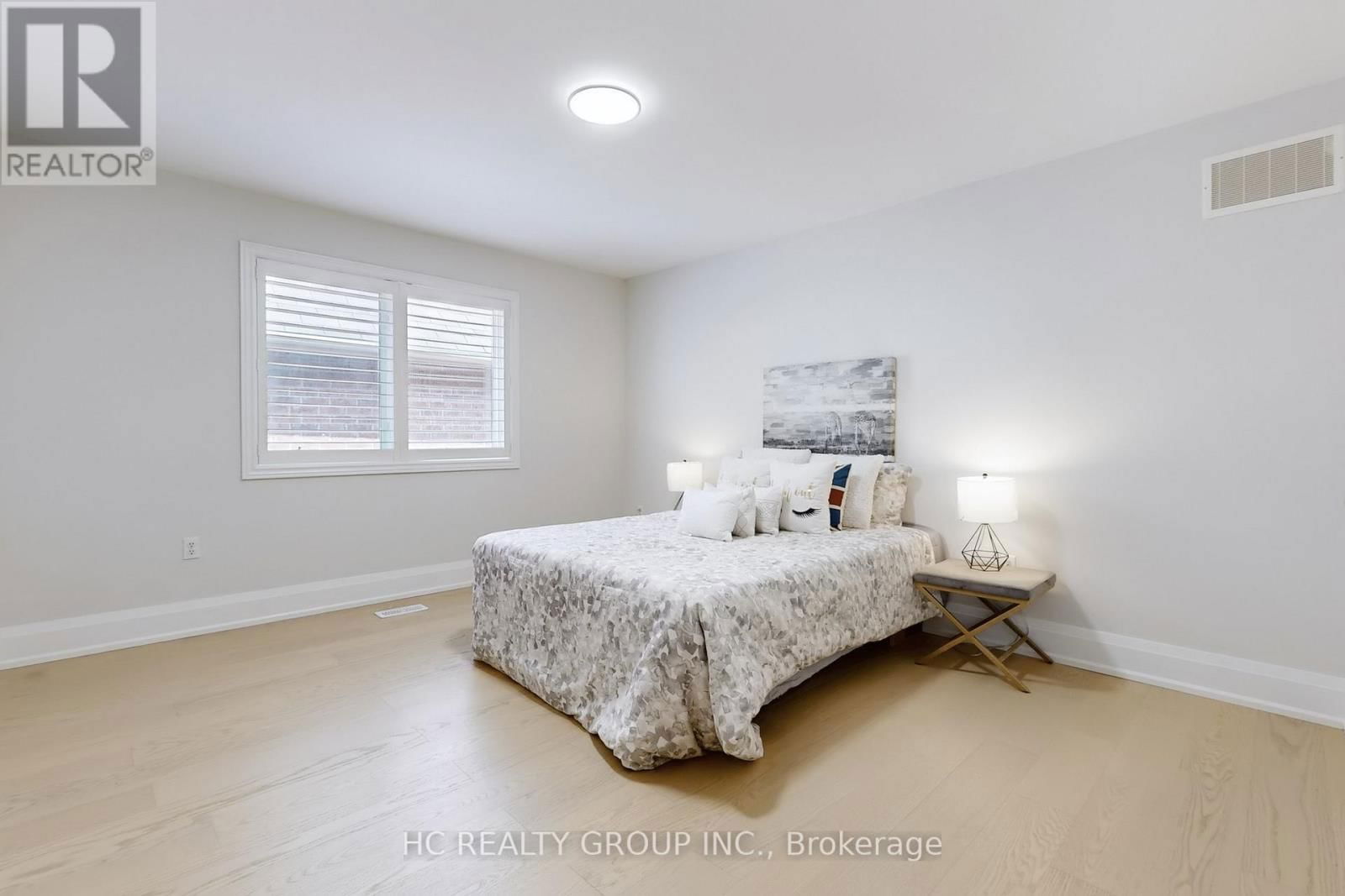 47 MEDOC PLACE Image 13