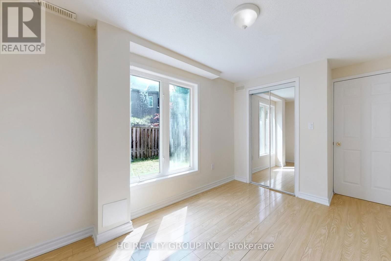 47 MEDOC PLACE Image 16