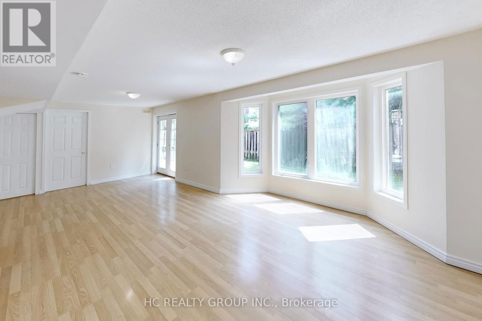47 MEDOC PLACE Image 17