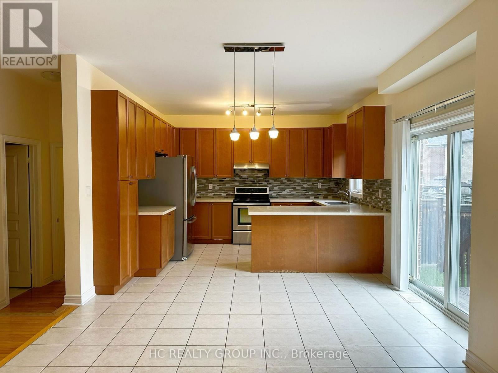 102 TIMNA CRESCENT Image 4