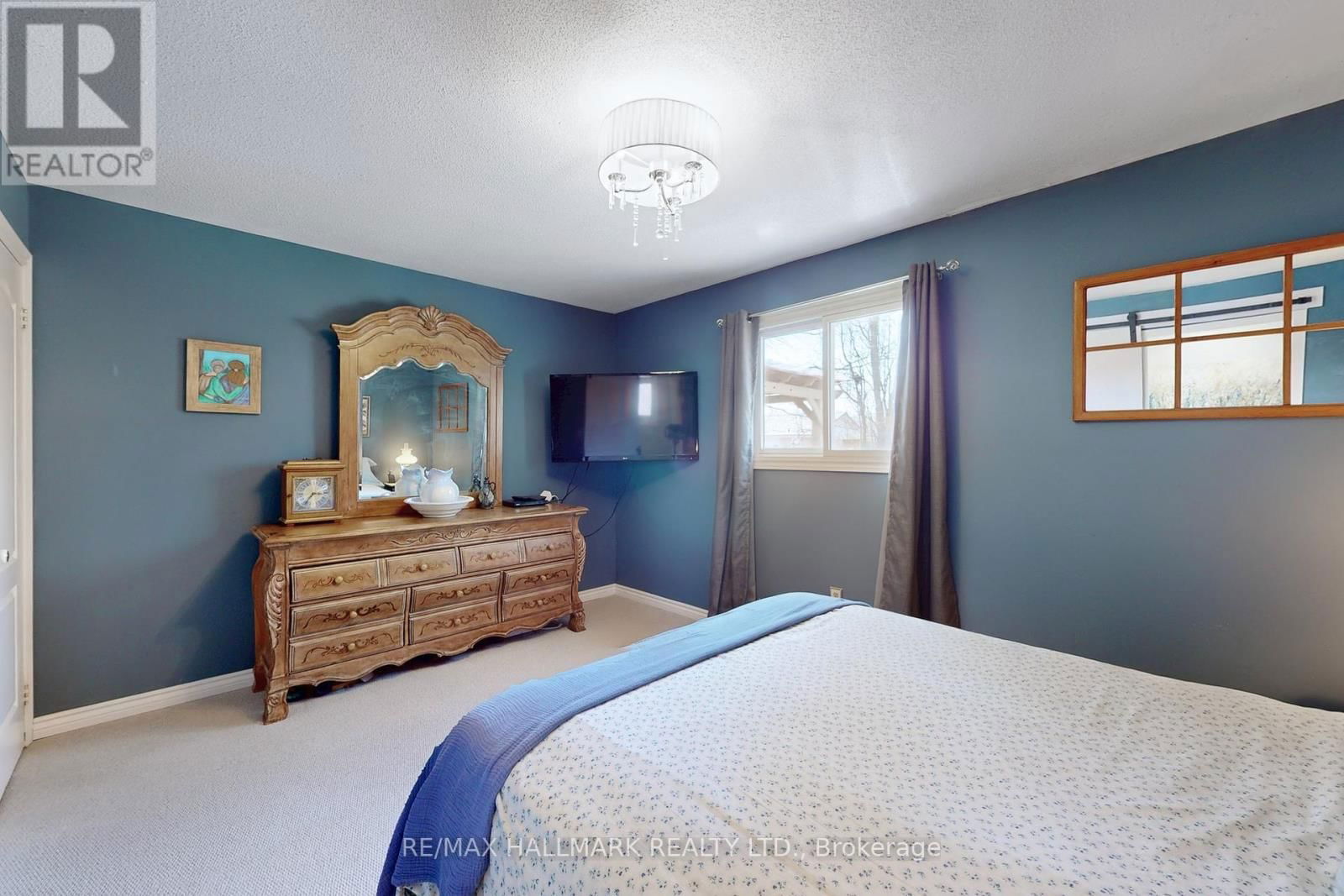 111 KERR BOULEVARD Image 20