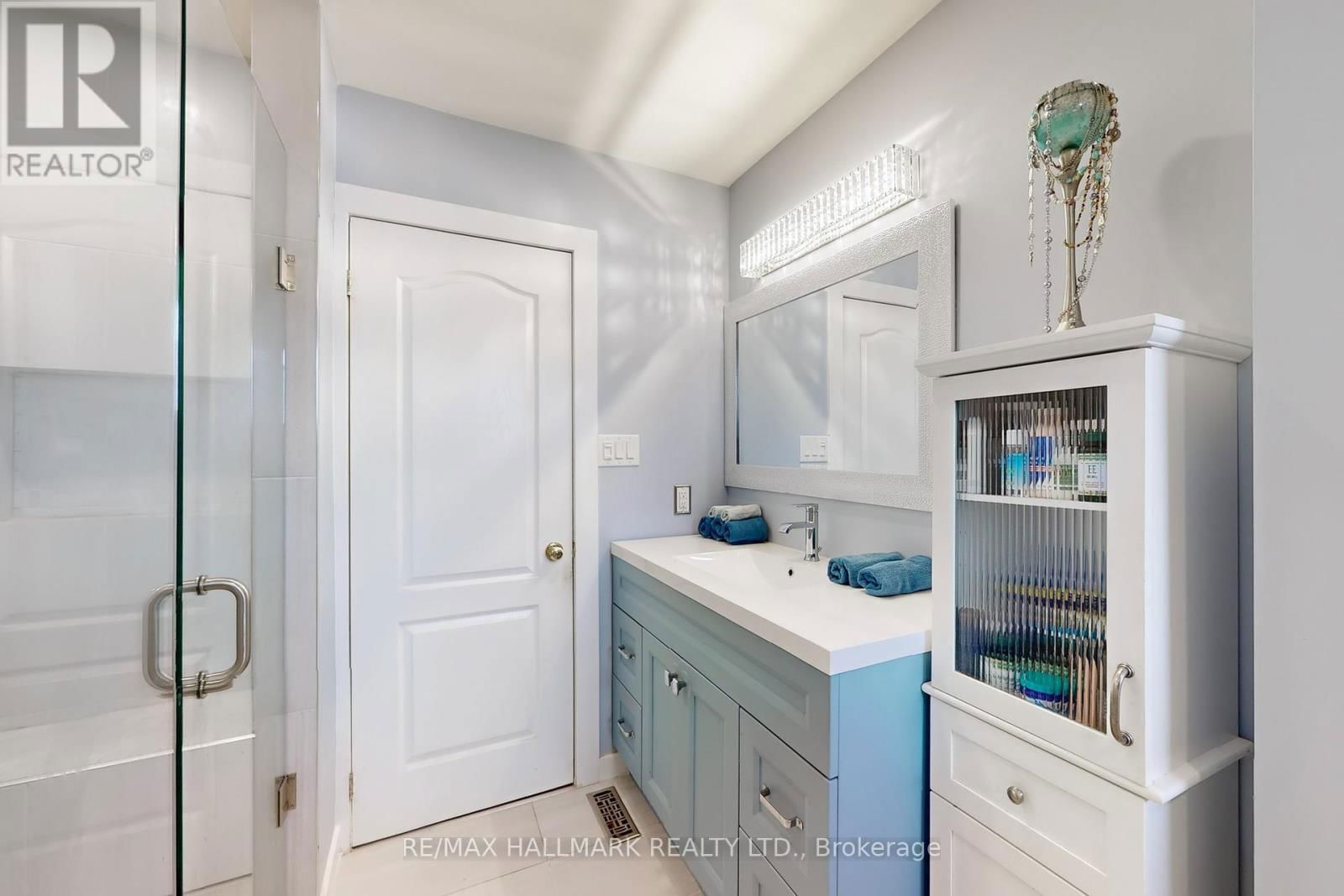 111 KERR BOULEVARD Image 24