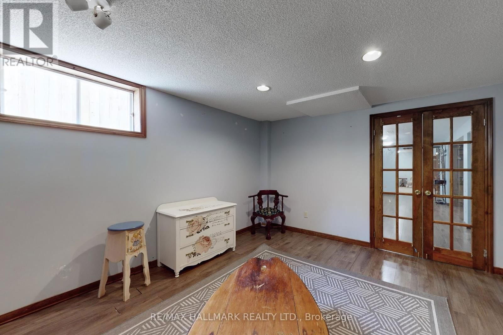 111 KERR BOULEVARD Image 34