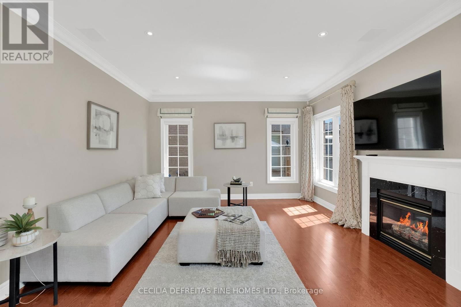 173 POLO CRESCENT Image 13