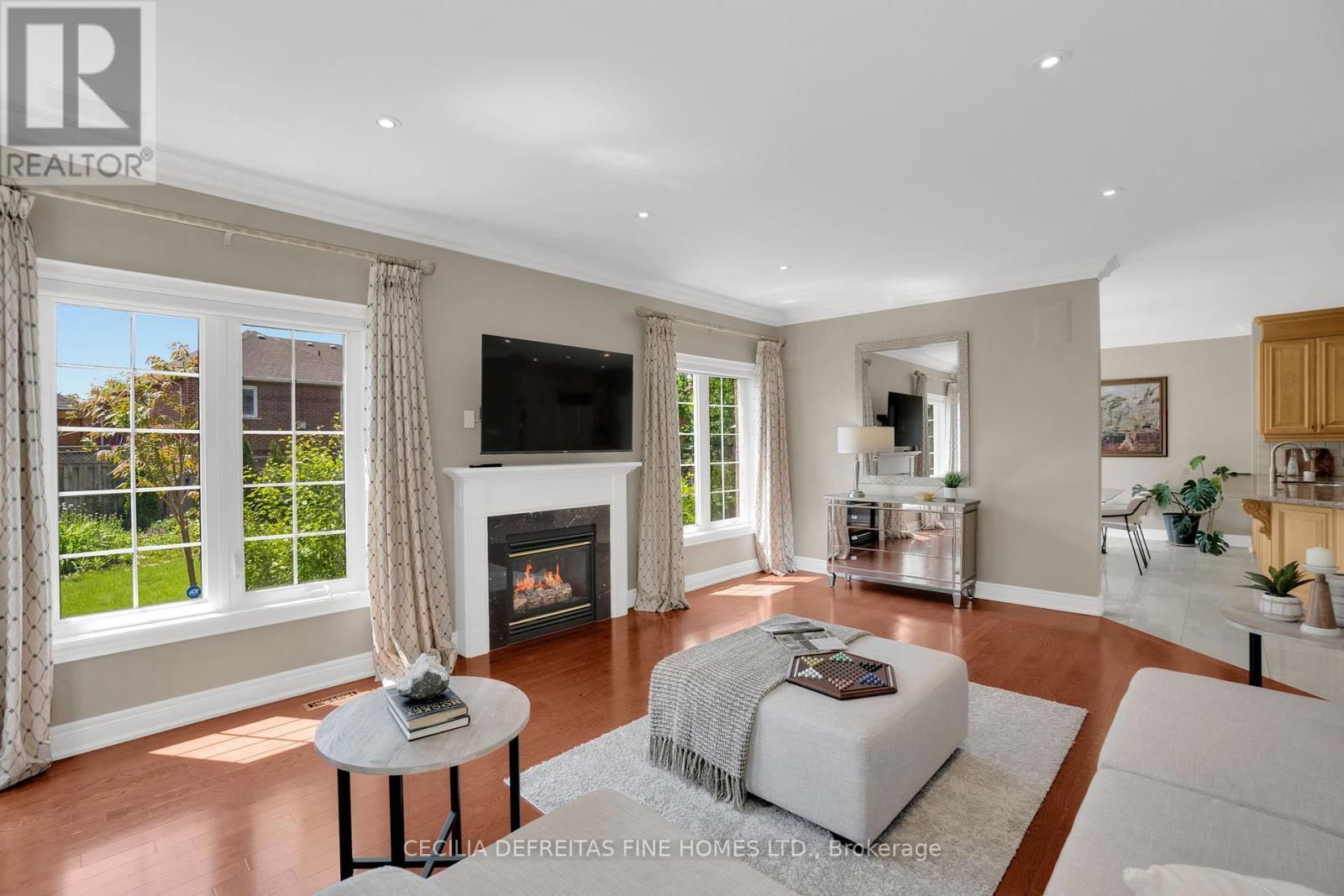 173 POLO CRESCENT Image 16