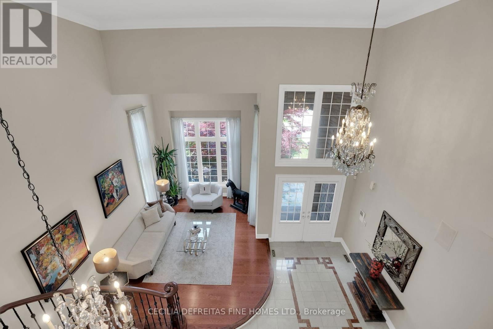 173 POLO CRESCENT Image 21