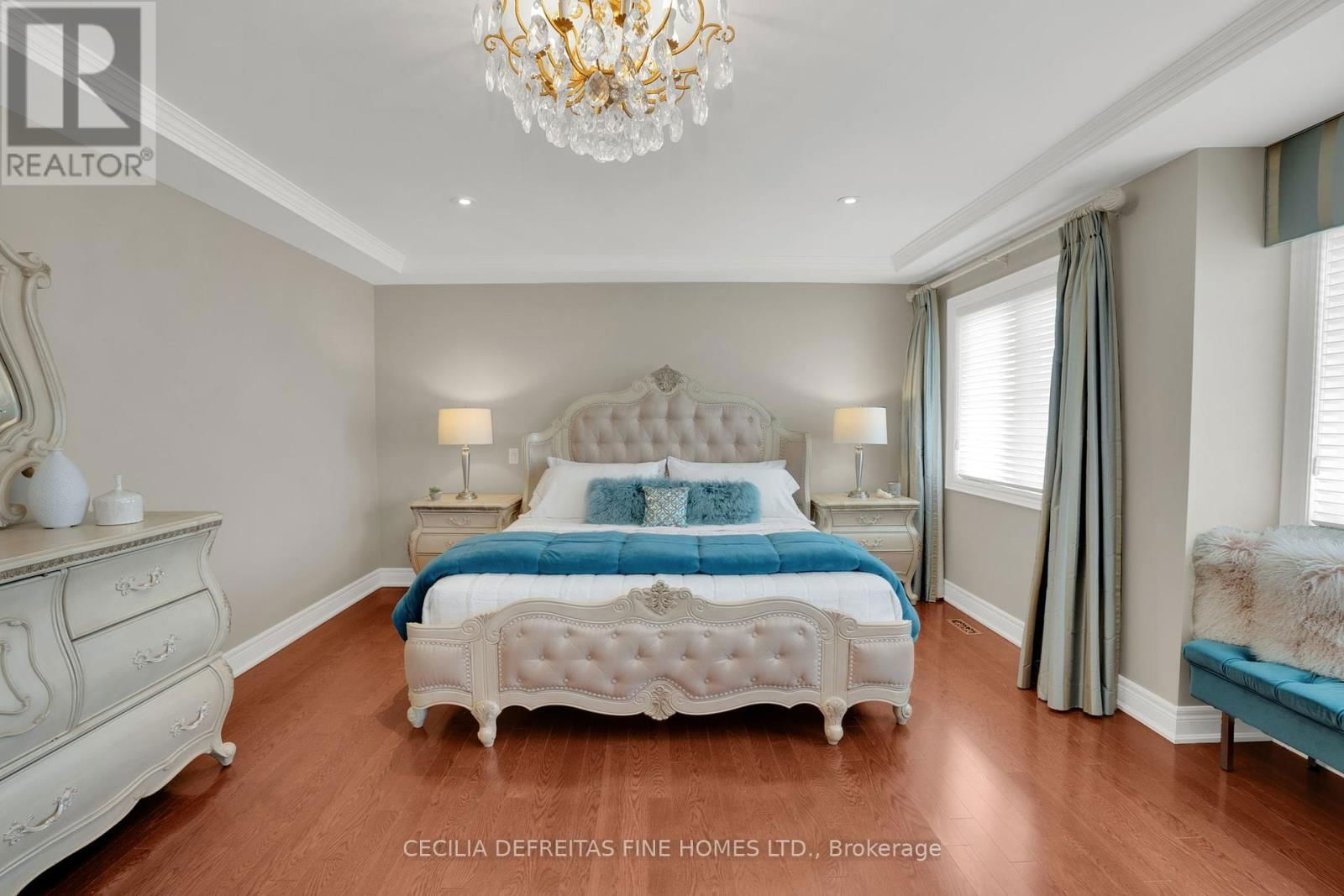 173 POLO CRESCENT Image 23