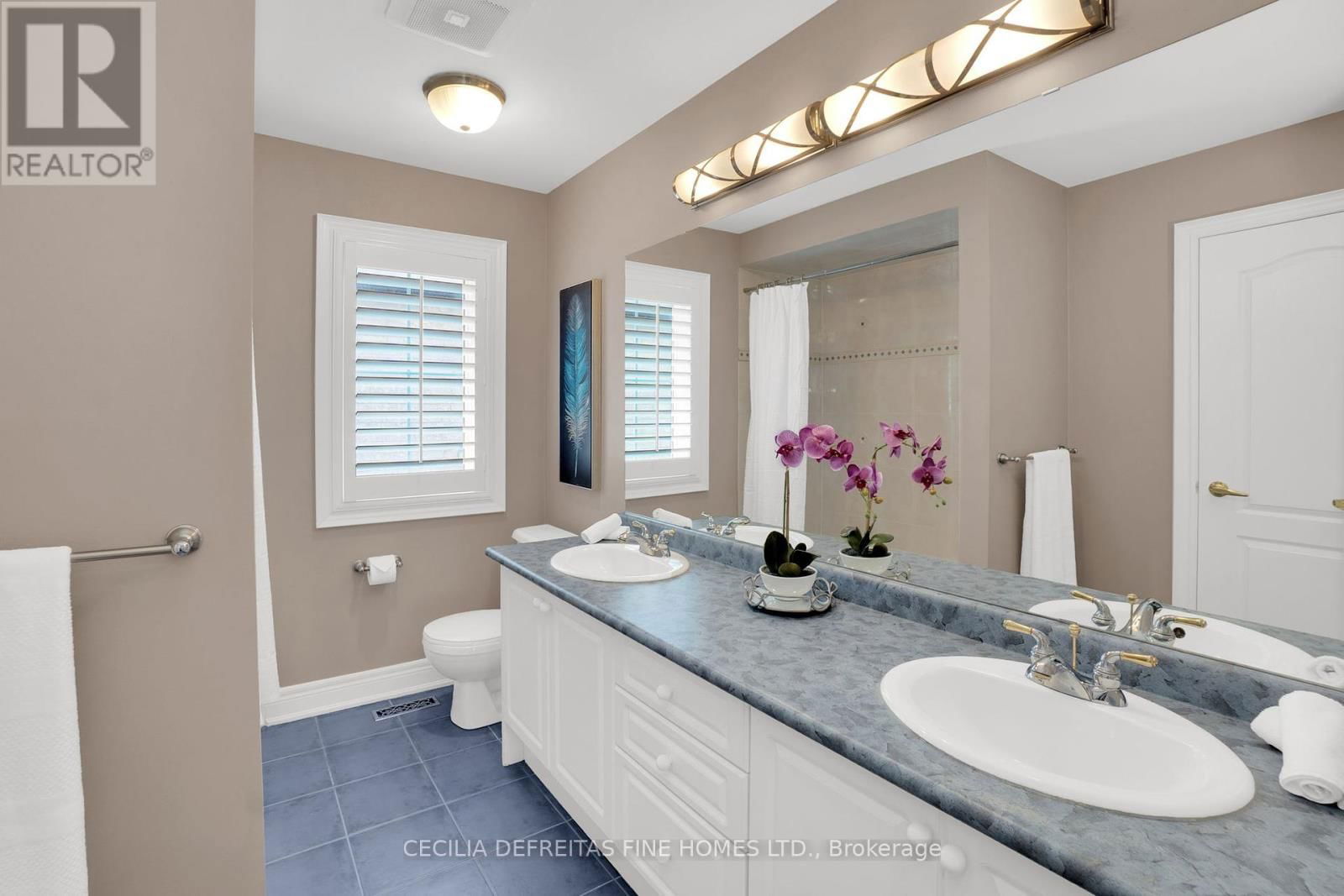 173 POLO CRESCENT Image 28