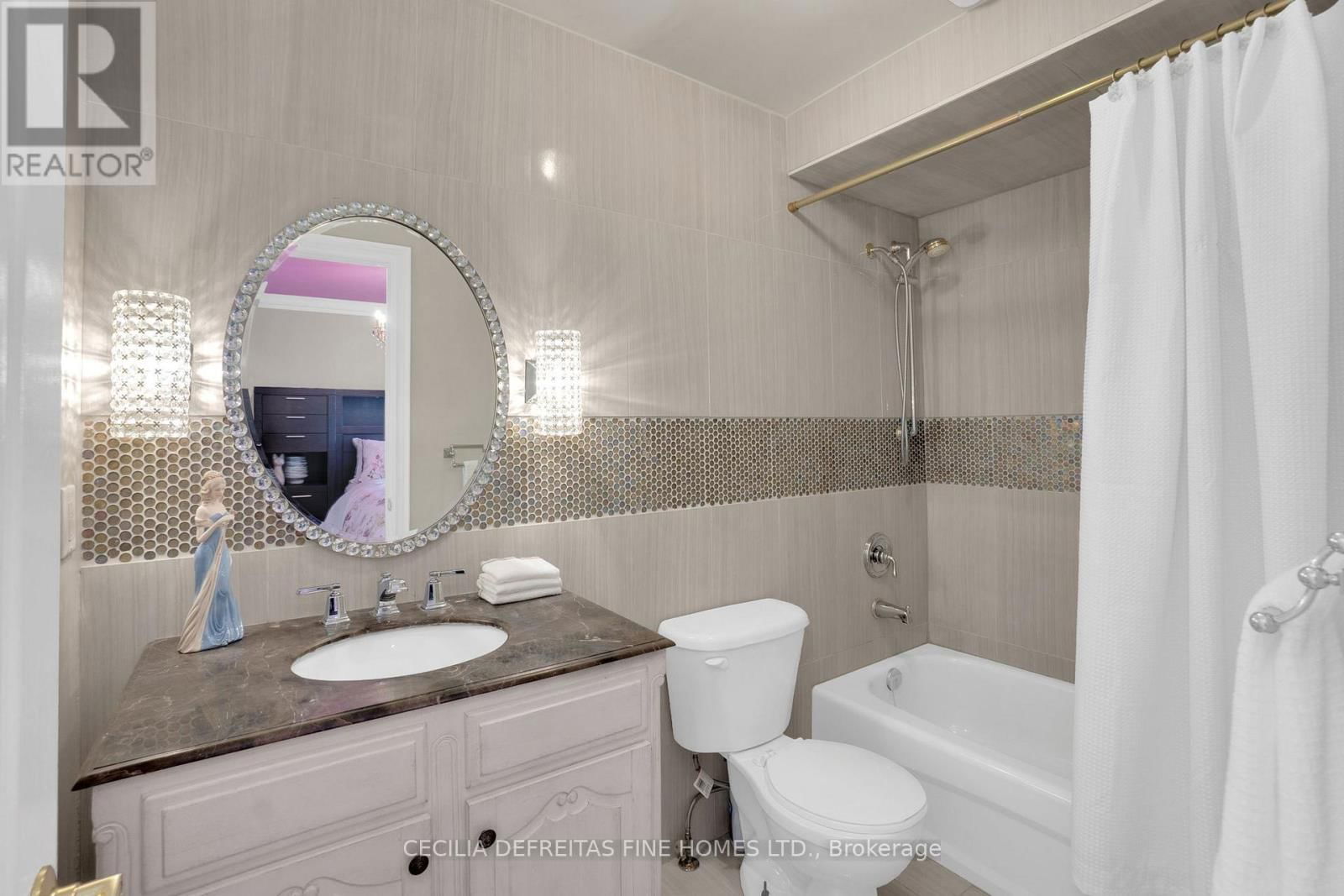 173 POLO CRESCENT Image 31