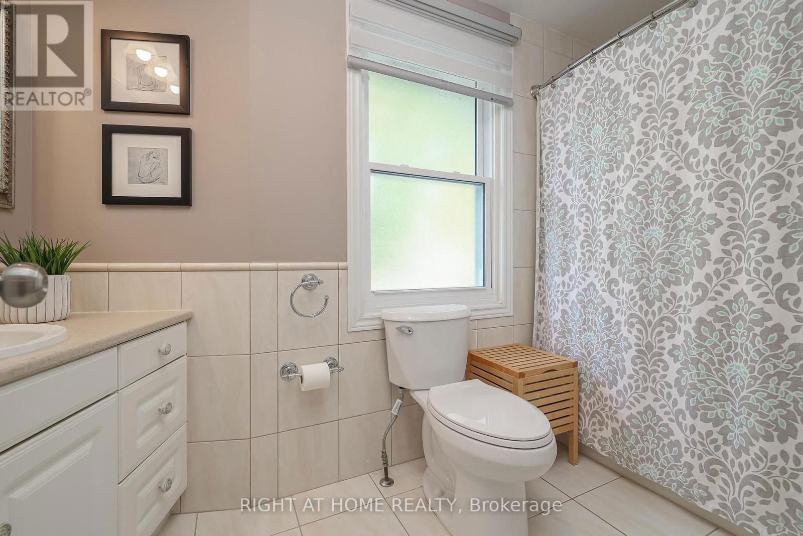 48 PORTERFIELD CRESCENT Image 22