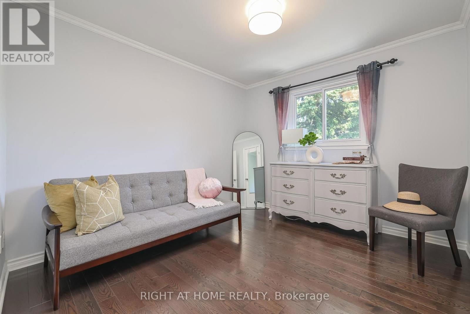 48 PORTERFIELD CRESCENT Image 24