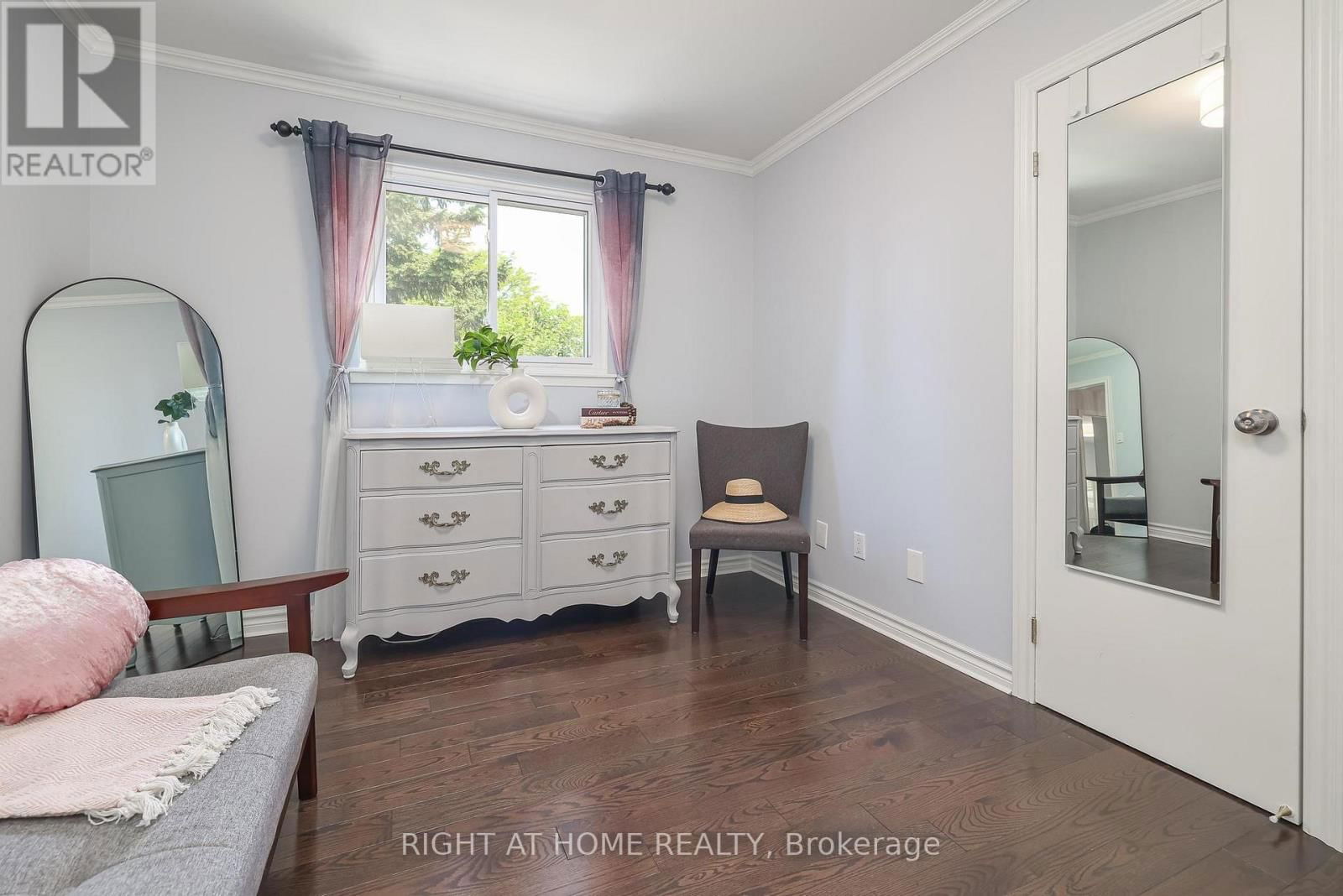 48 PORTERFIELD CRESCENT Image 25