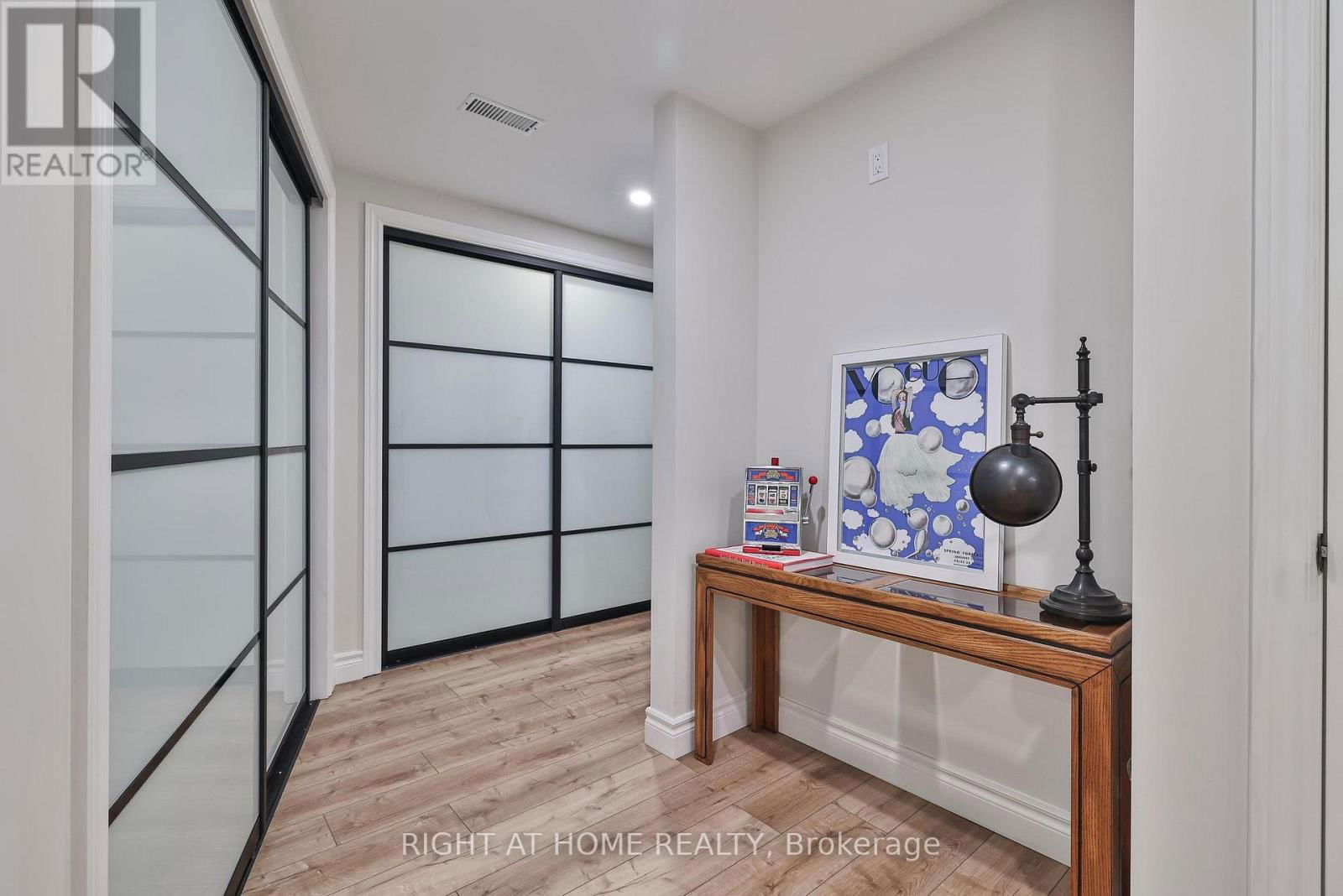 48 PORTERFIELD CRESCENT Image 31