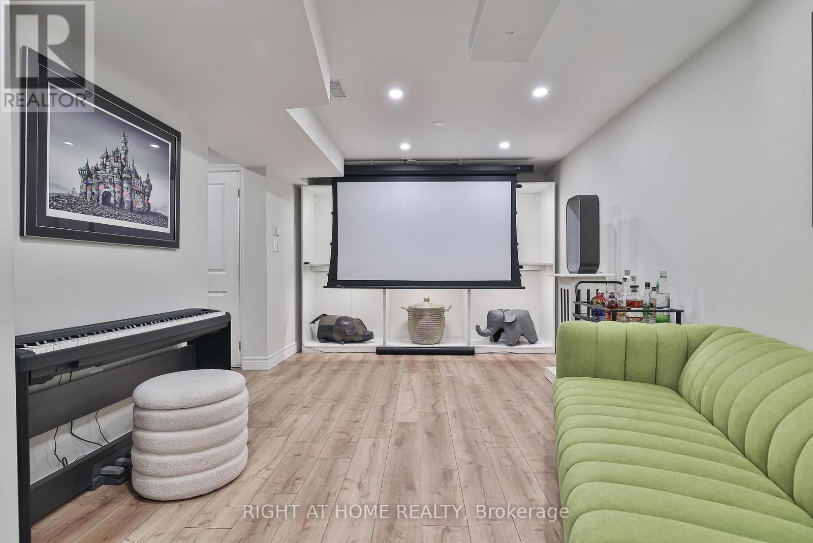 48 PORTERFIELD CRESCENT Image 34
