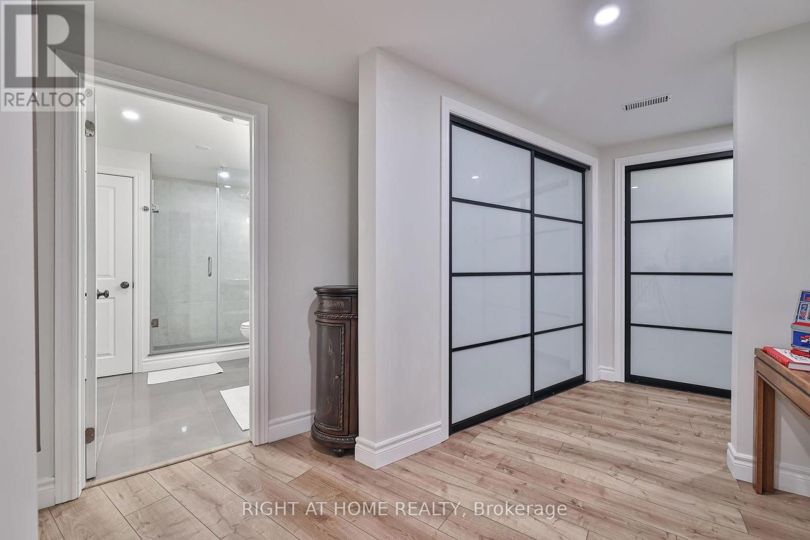 48 PORTERFIELD CRESCENT Image 35
