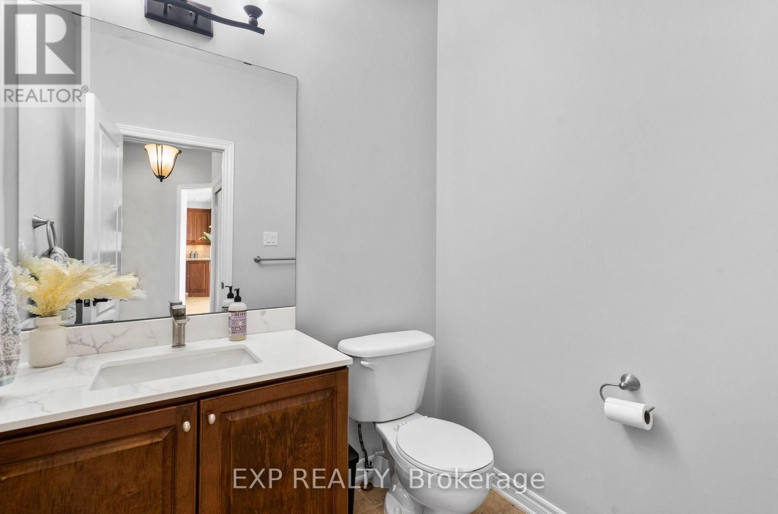 59 SMOOTHWATER TERRACE Image 14