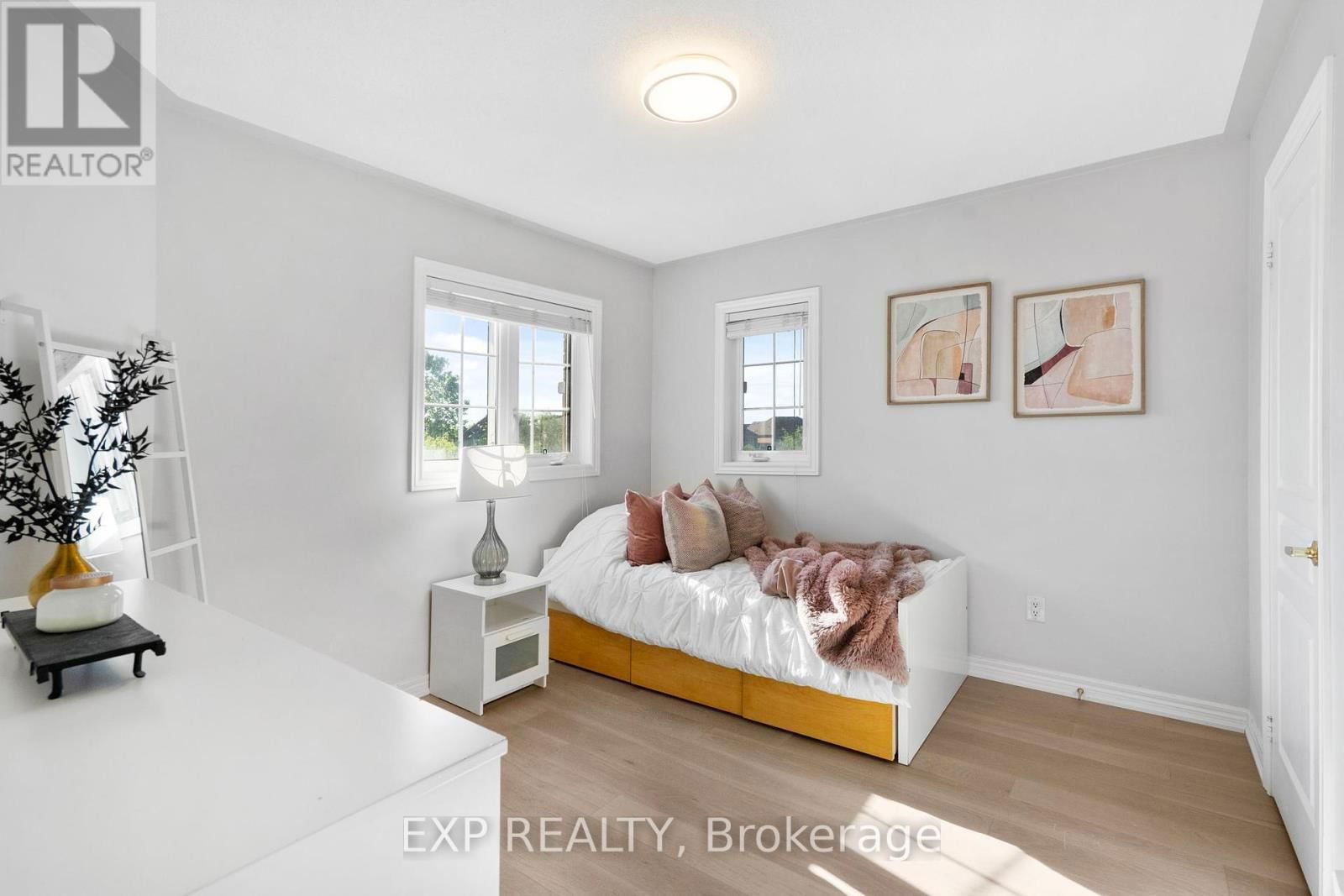 59 SMOOTHWATER TERRACE Image 20