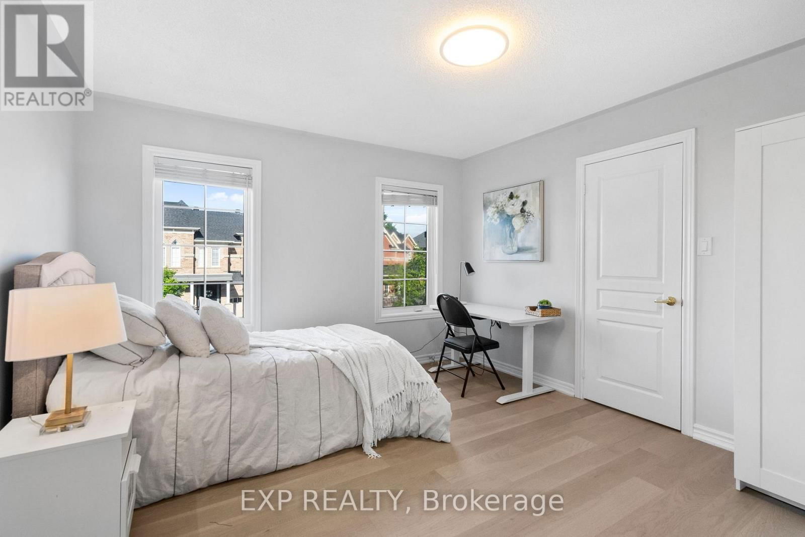 59 SMOOTHWATER TERRACE Image 25