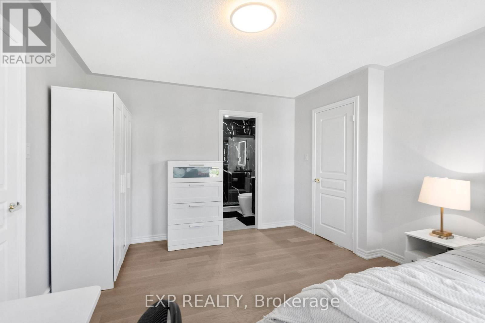 59 SMOOTHWATER TERRACE Image 26
