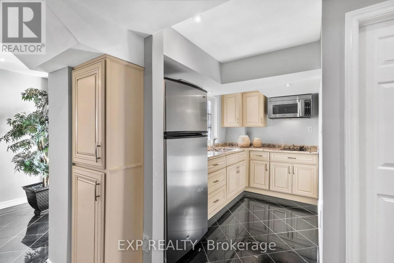 59 SMOOTHWATER TERRACE Image 32