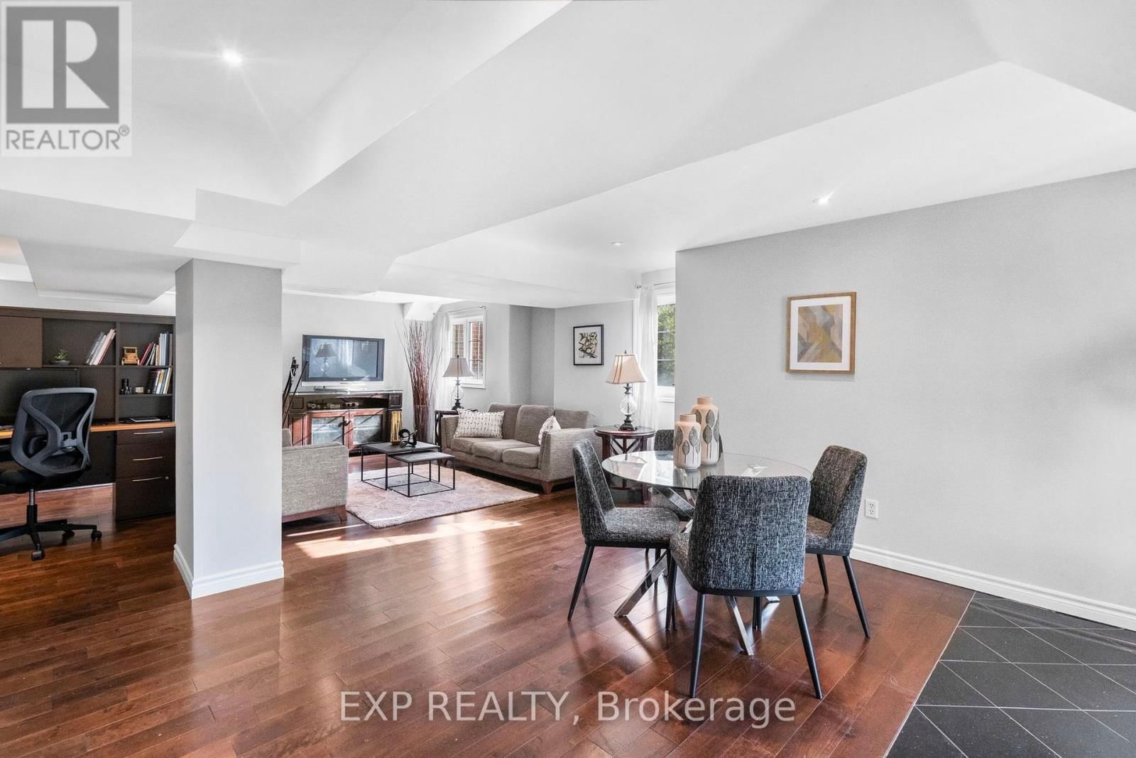 59 SMOOTHWATER TERRACE Image 34