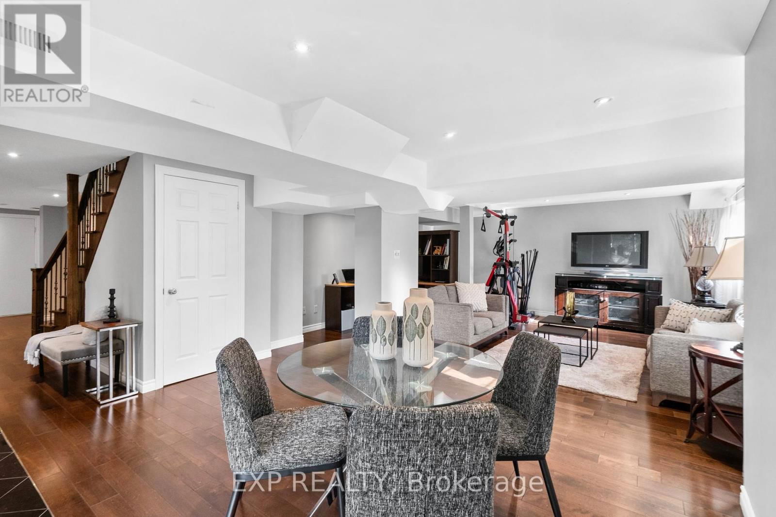 59 SMOOTHWATER TERRACE Image 35
