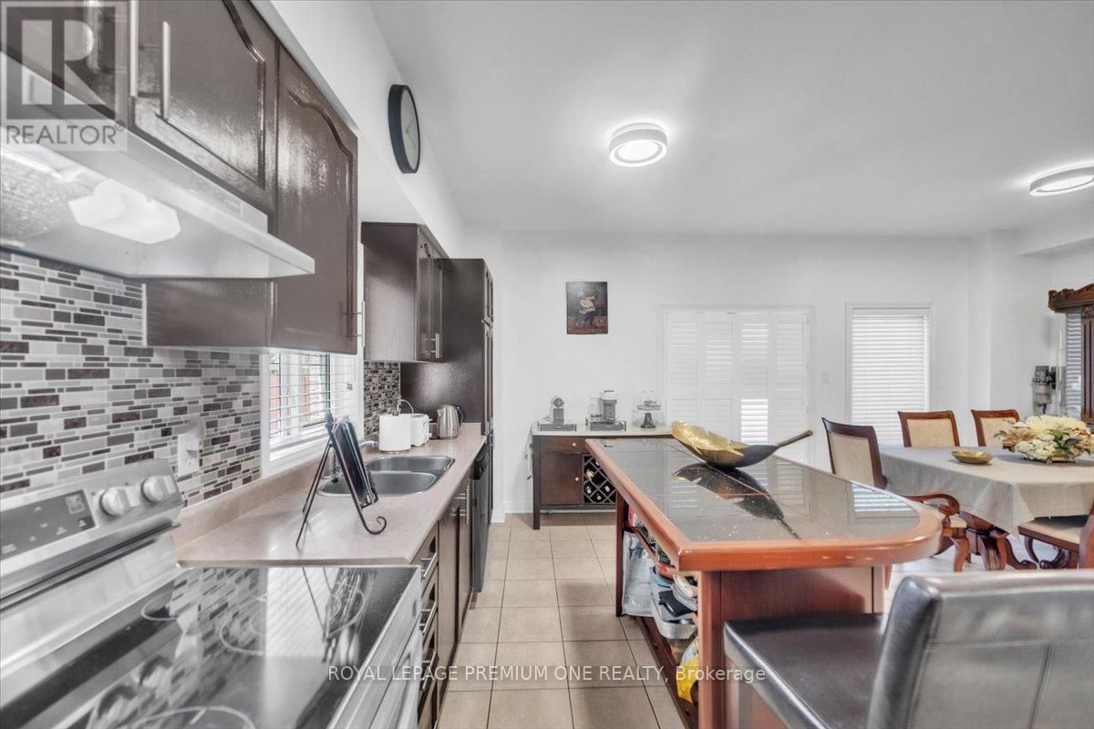 97 BLACKTHORN DRIVE Image 10