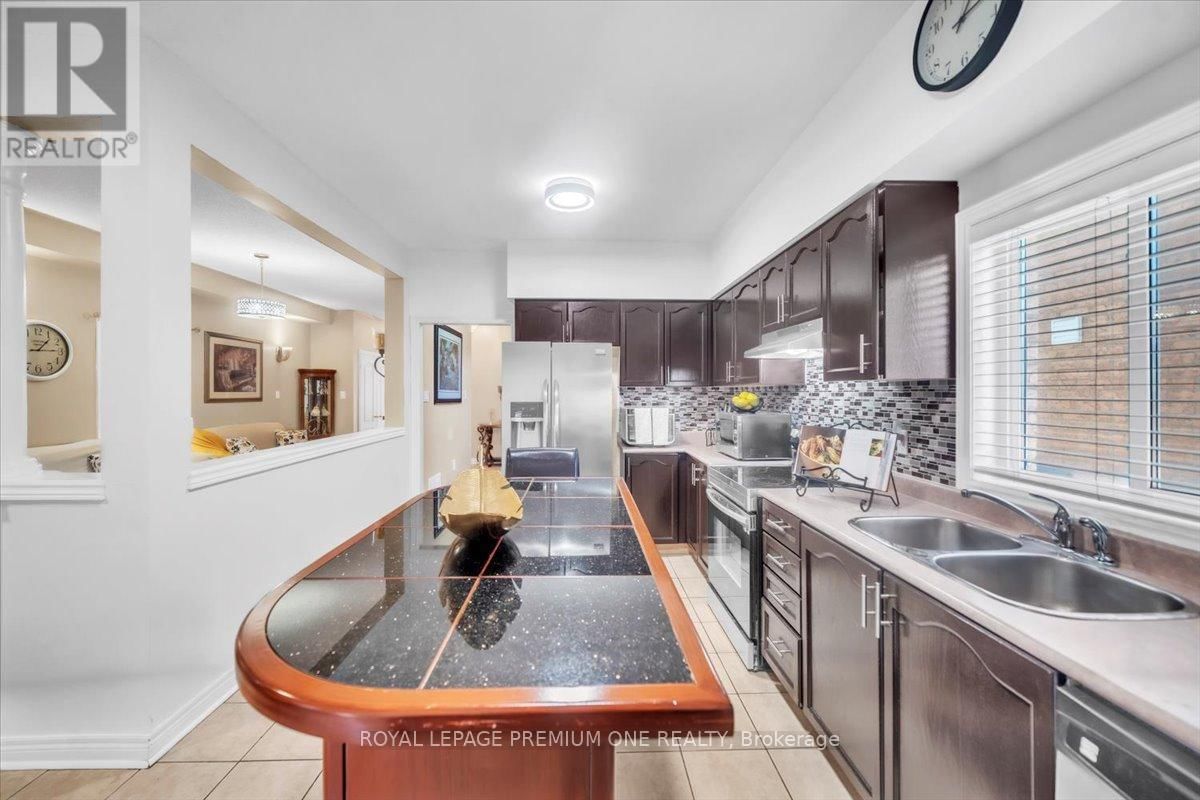 97 BLACKTHORN DRIVE Image 11