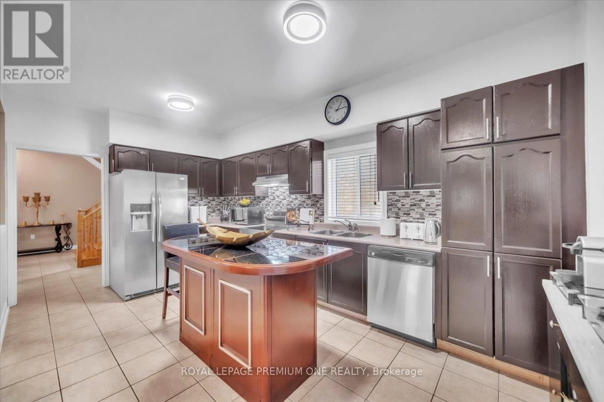 97 BLACKTHORN DRIVE Image 12