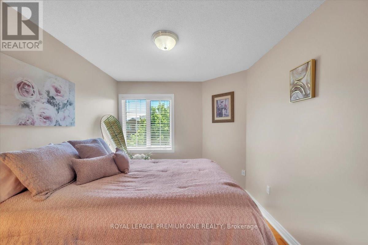 97 BLACKTHORN DRIVE Image 25