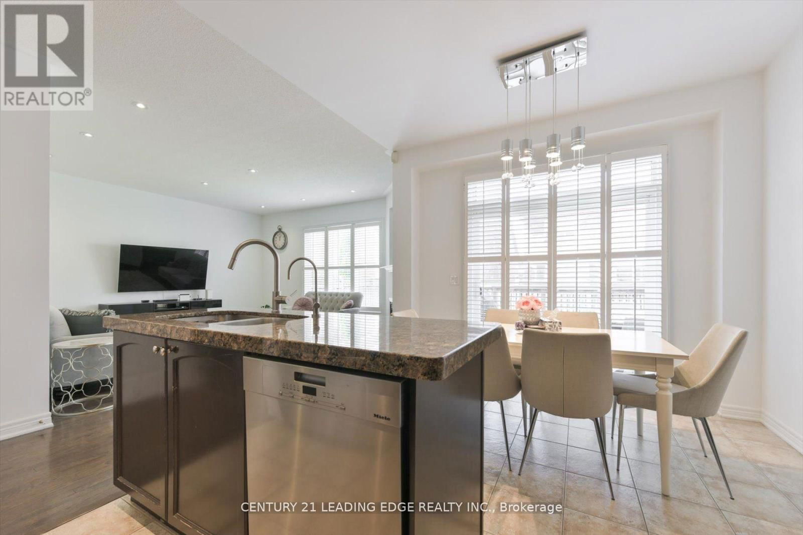 18 KERR LANE Image 12