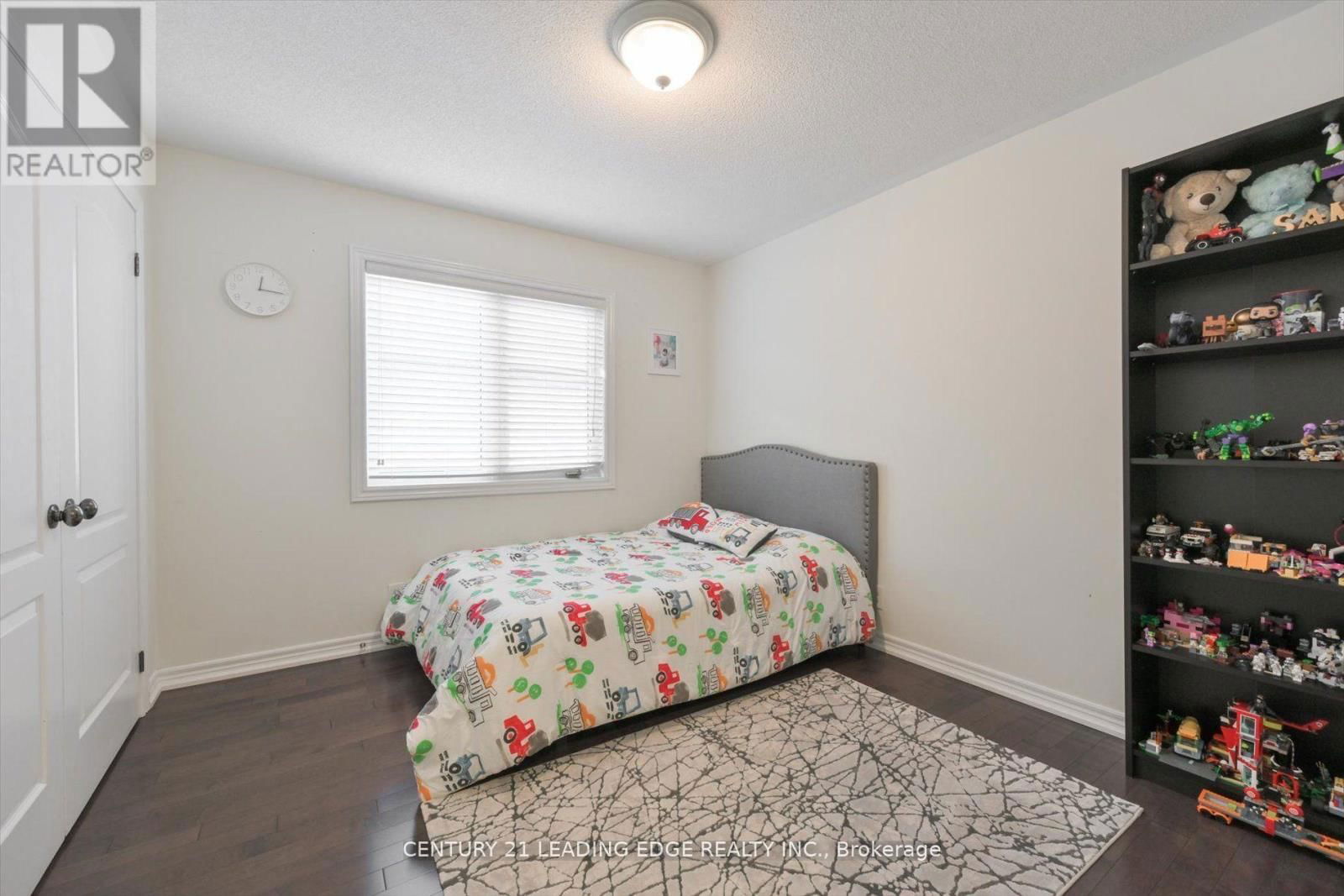 18 KERR LANE Image 25
