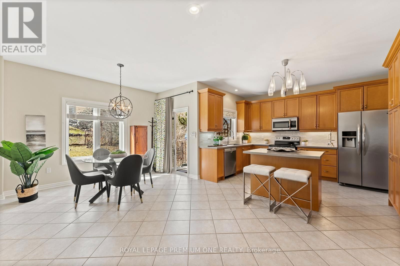 180 VAUGHAN MILLS ROAD Image 12