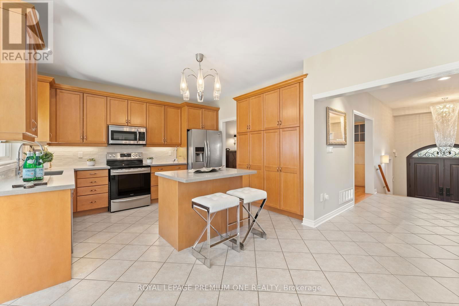 180 VAUGHAN MILLS ROAD Image 13