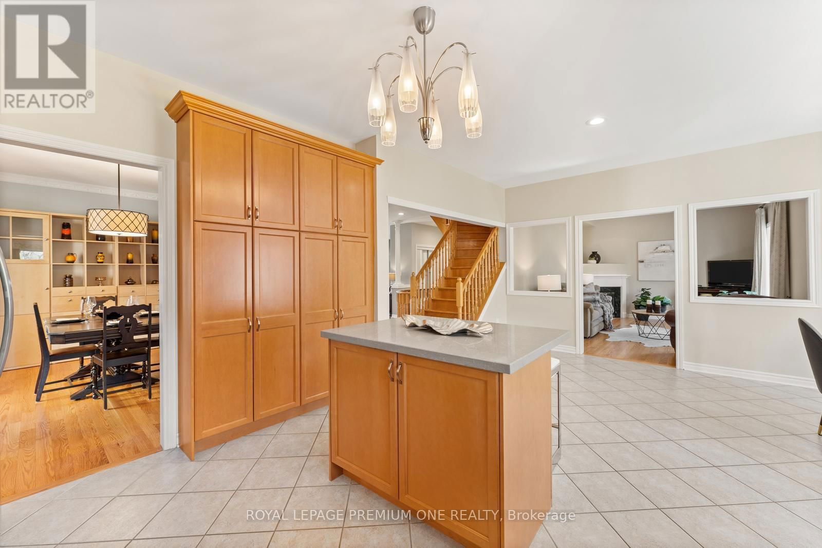180 VAUGHAN MILLS ROAD Image 15