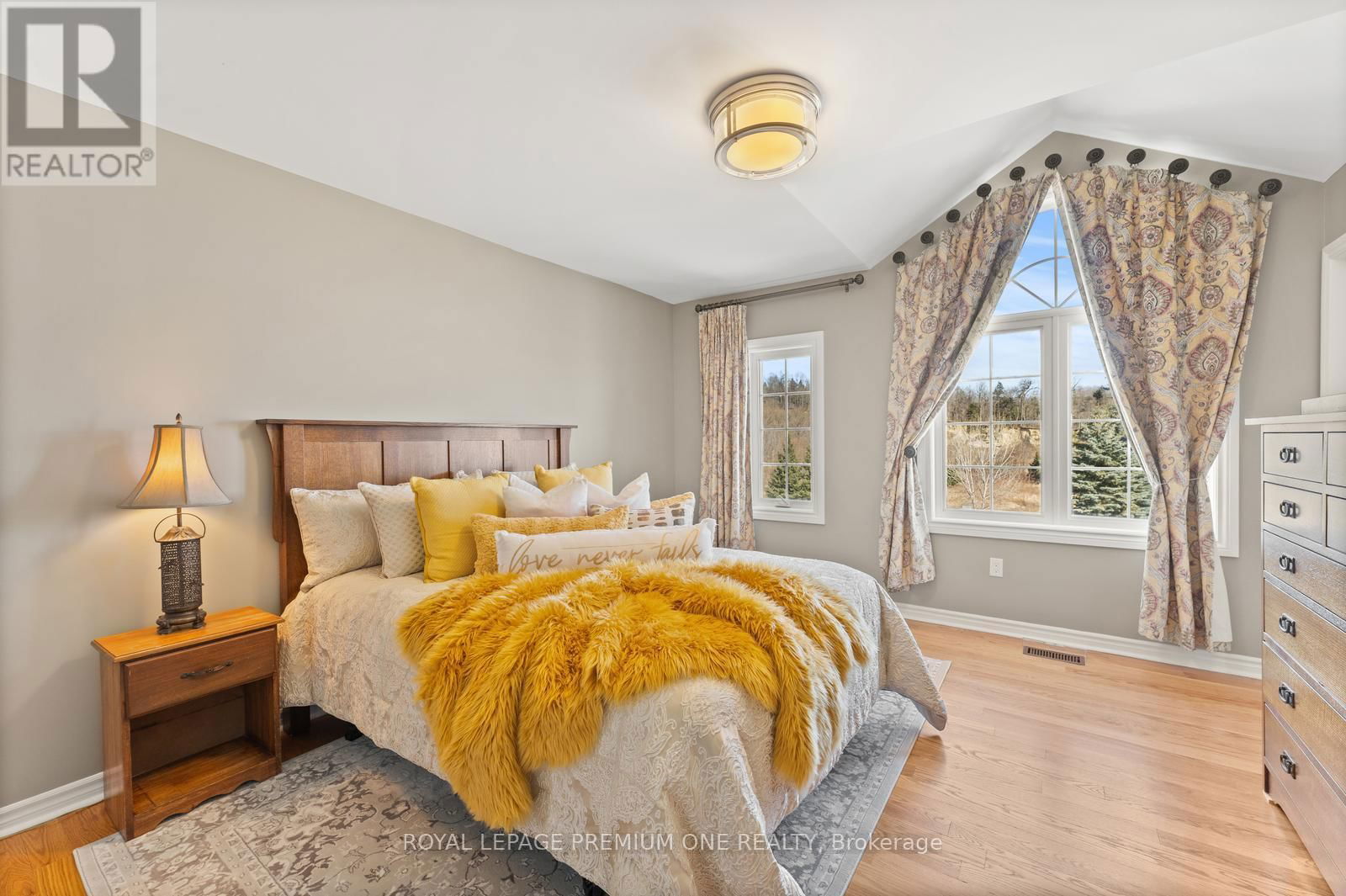 180 VAUGHAN MILLS ROAD Image 33