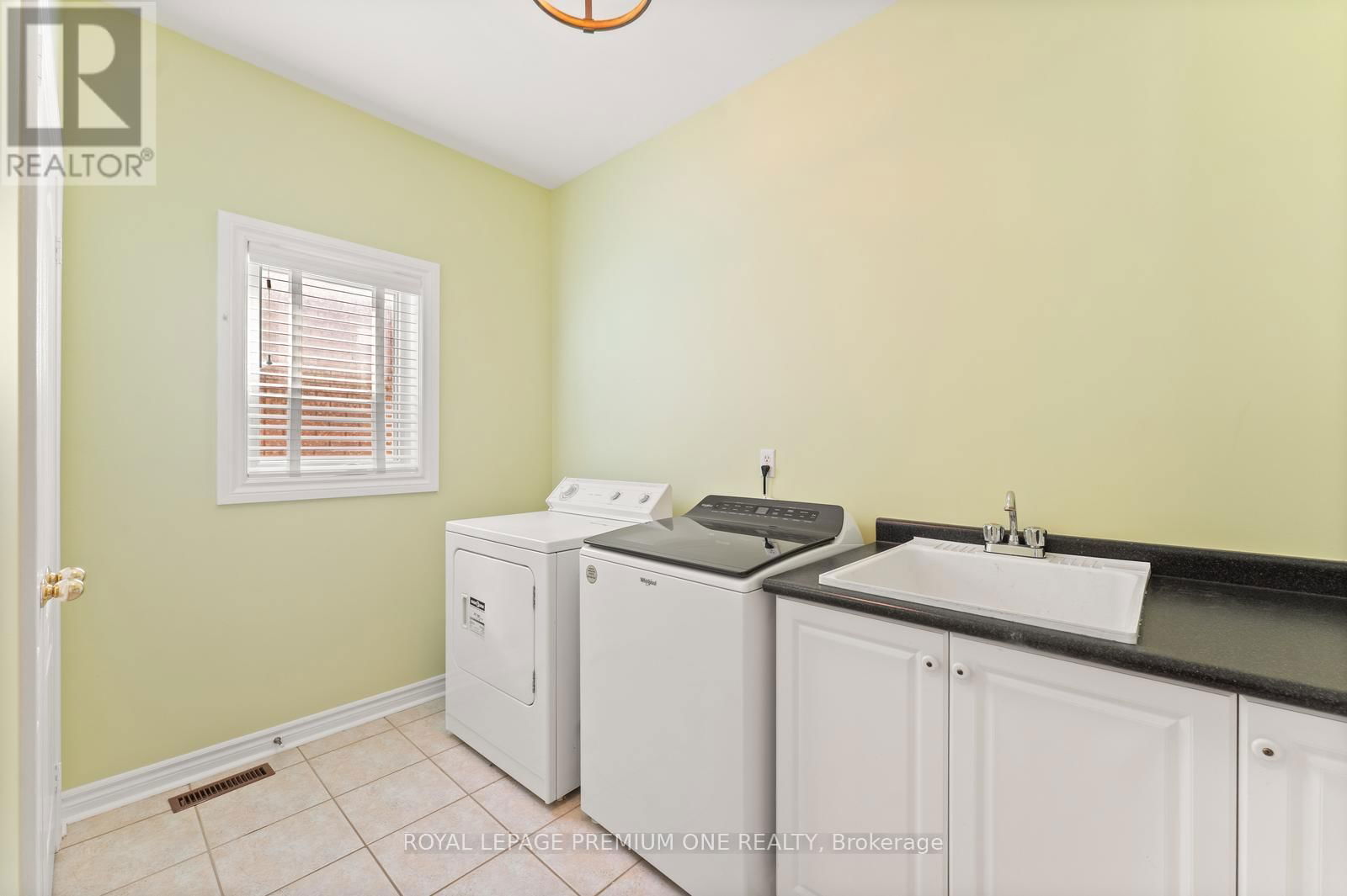 180 VAUGHAN MILLS ROAD Image 37