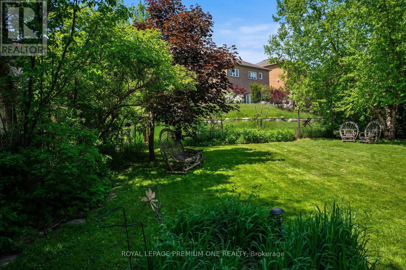 180 VAUGHAN MILLS ROAD Image 42