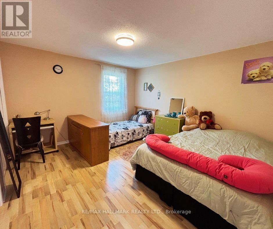 82 WINDERMERE CRESCENT SOUTH Image 16