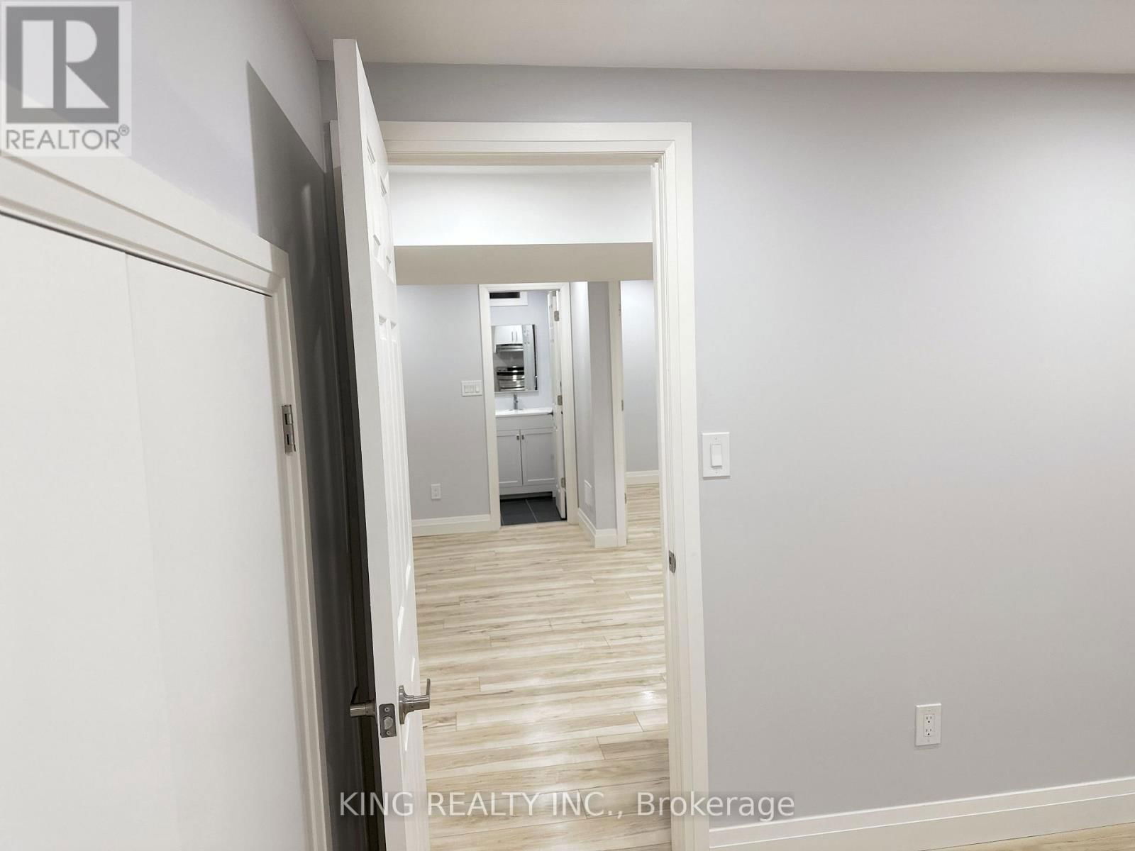 1012 BARTON WAY Image 11