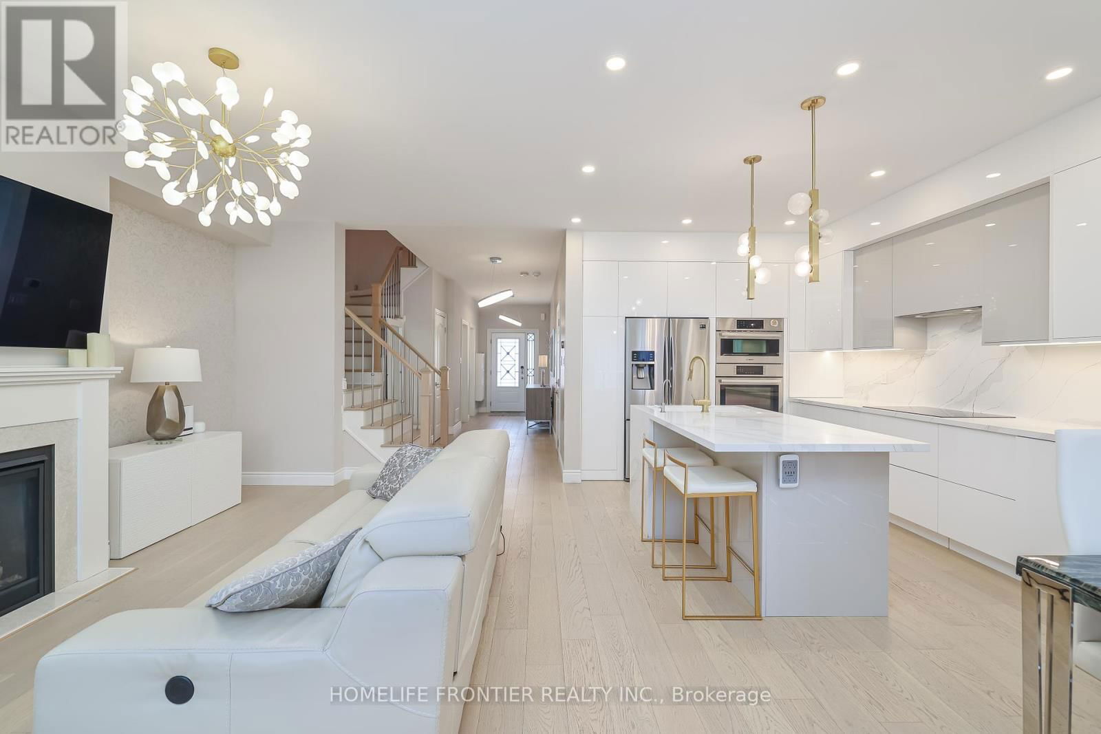 14 CHARMUSE LANE Image 11