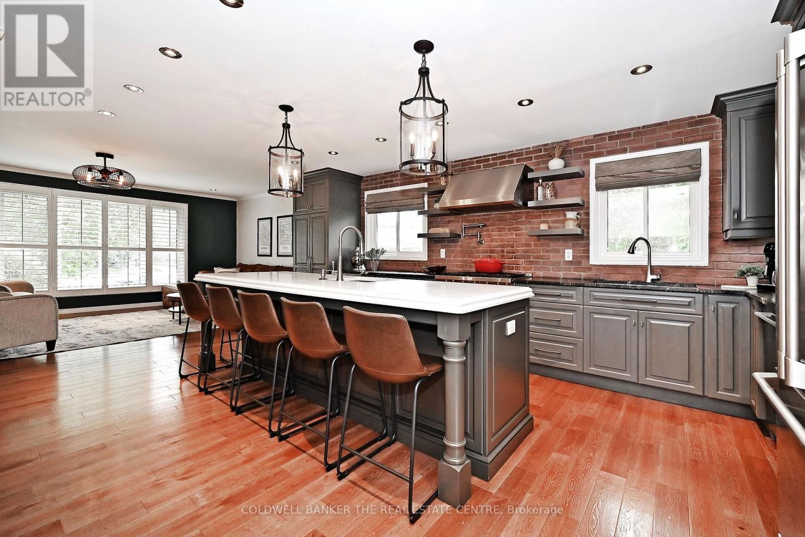 15 EARLS COURT Image 10