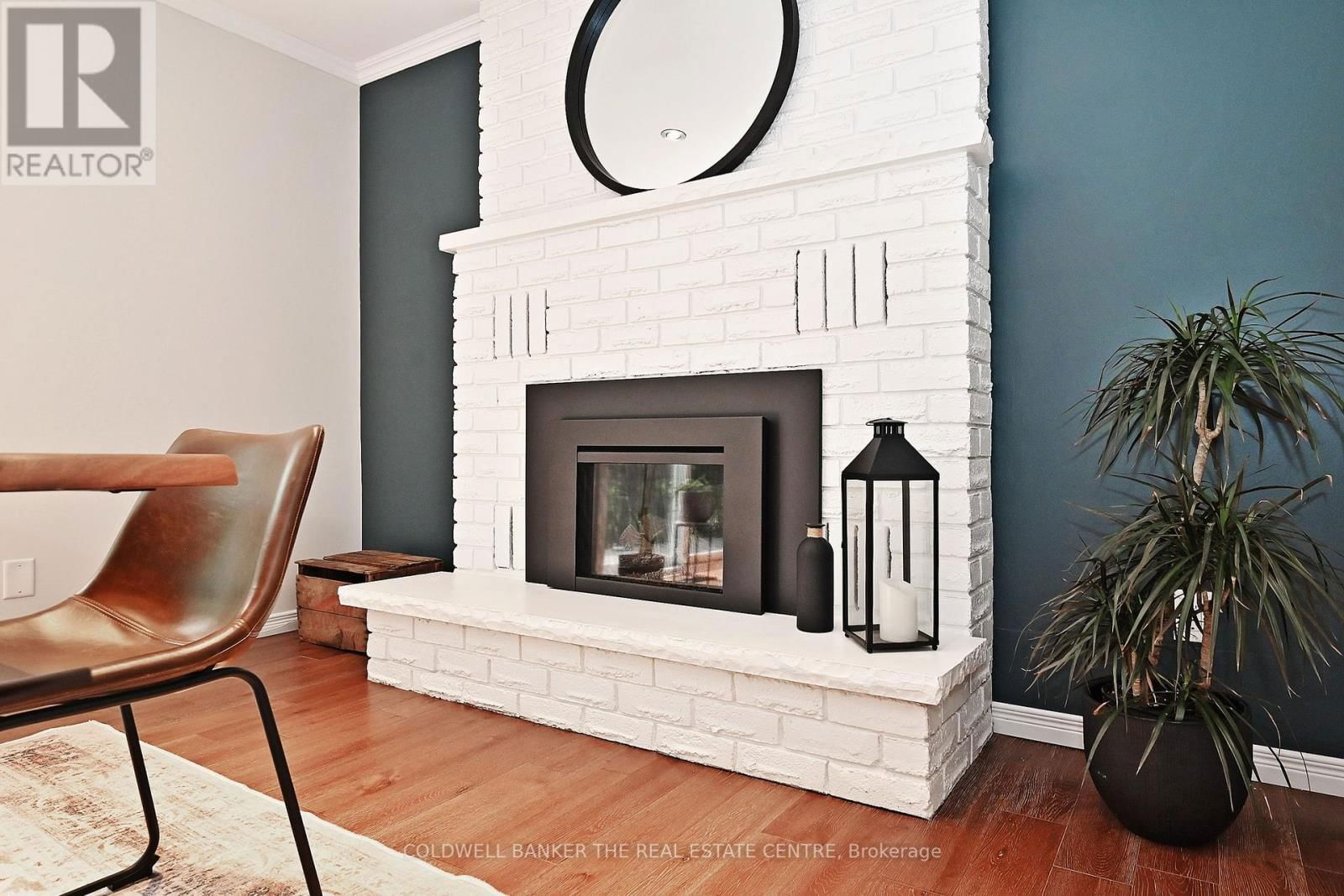 15 EARLS COURT Image 16