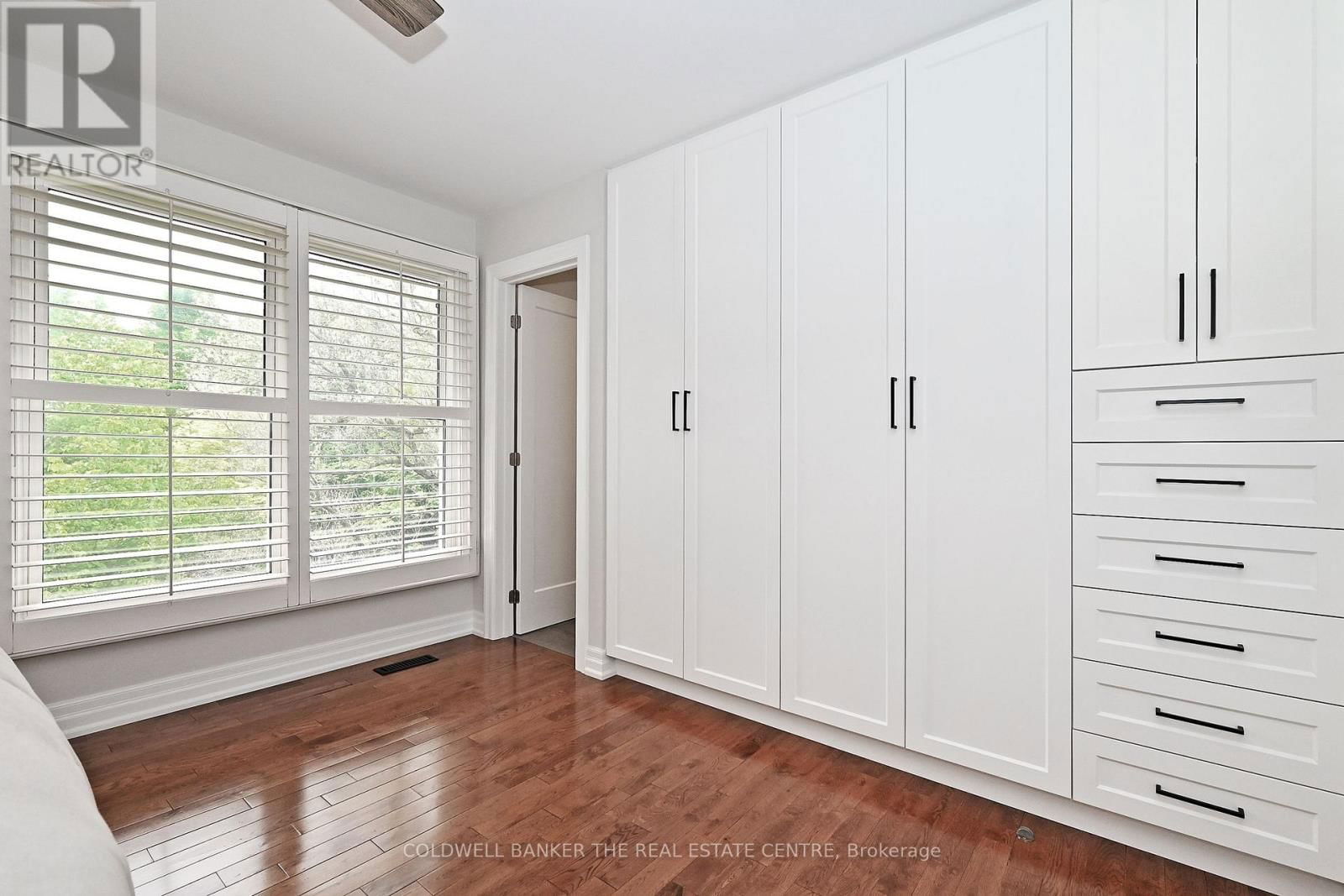 15 EARLS COURT Image 21