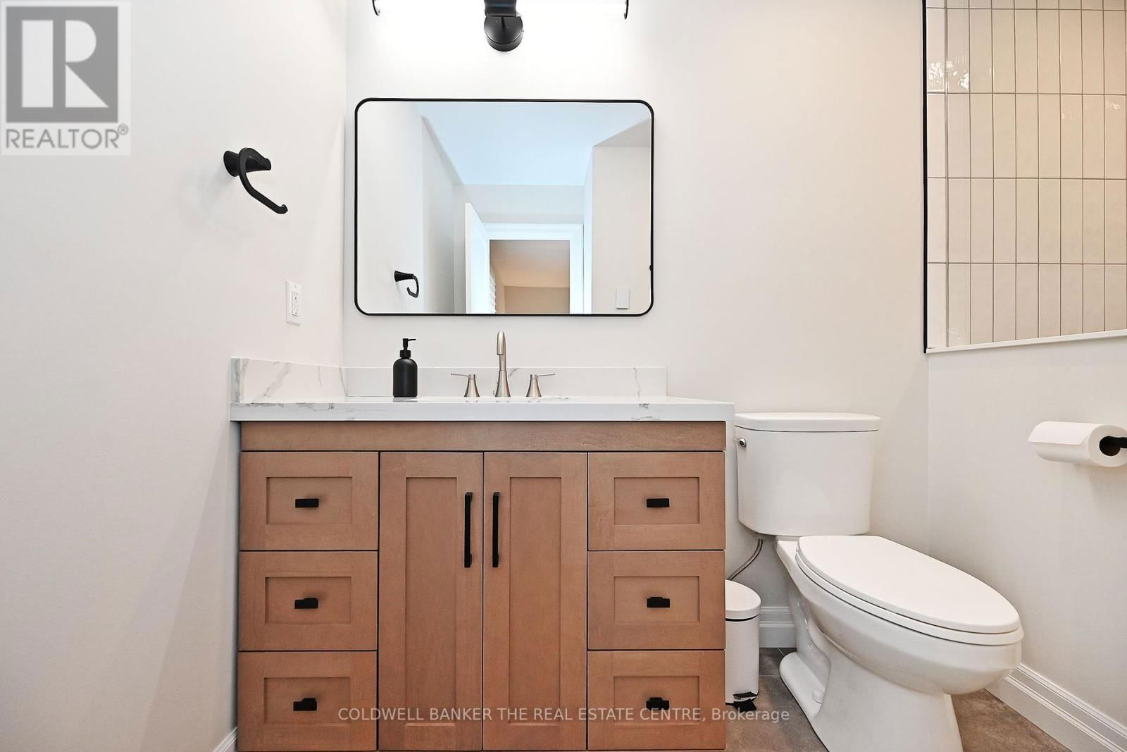 15 EARLS COURT Image 22
