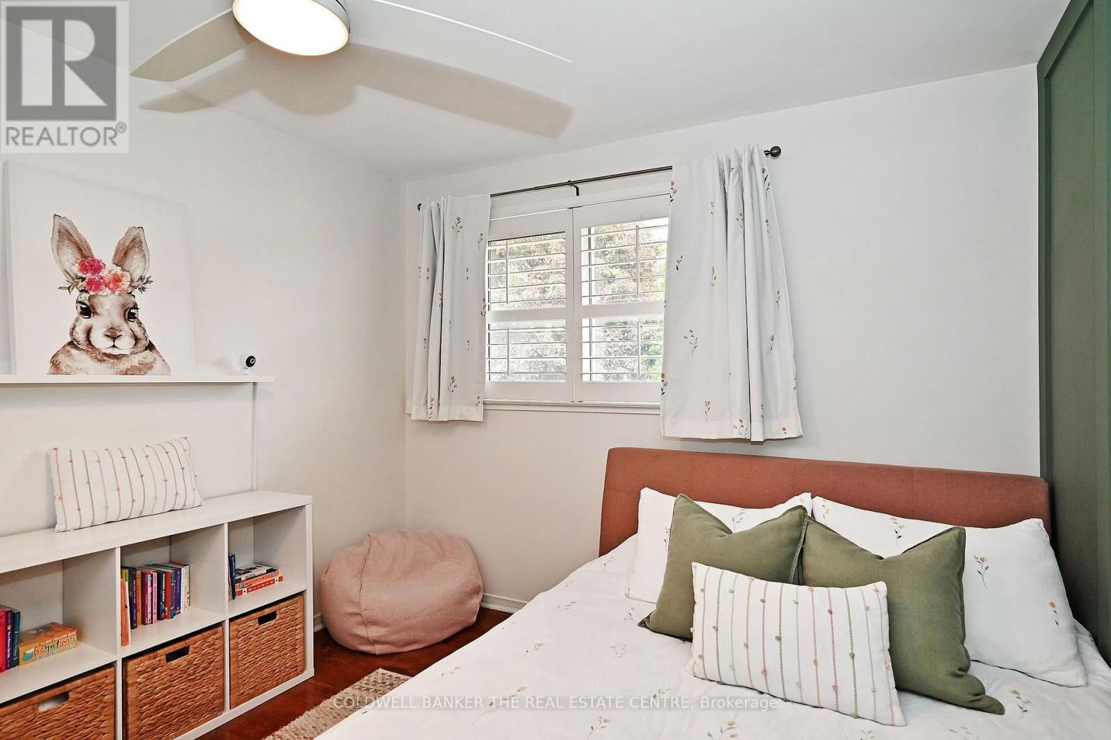 15 EARLS COURT Image 25