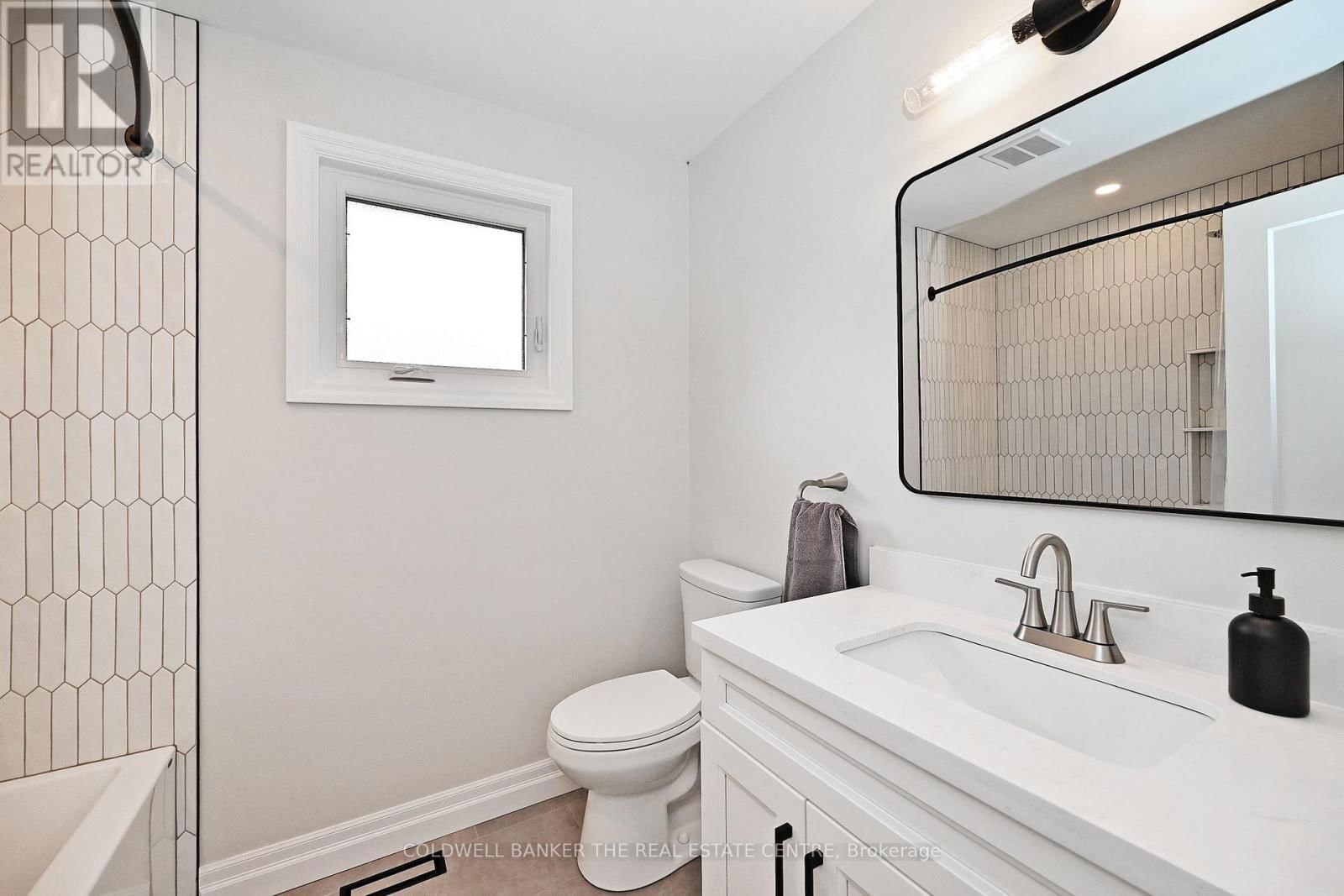 15 EARLS COURT Image 28