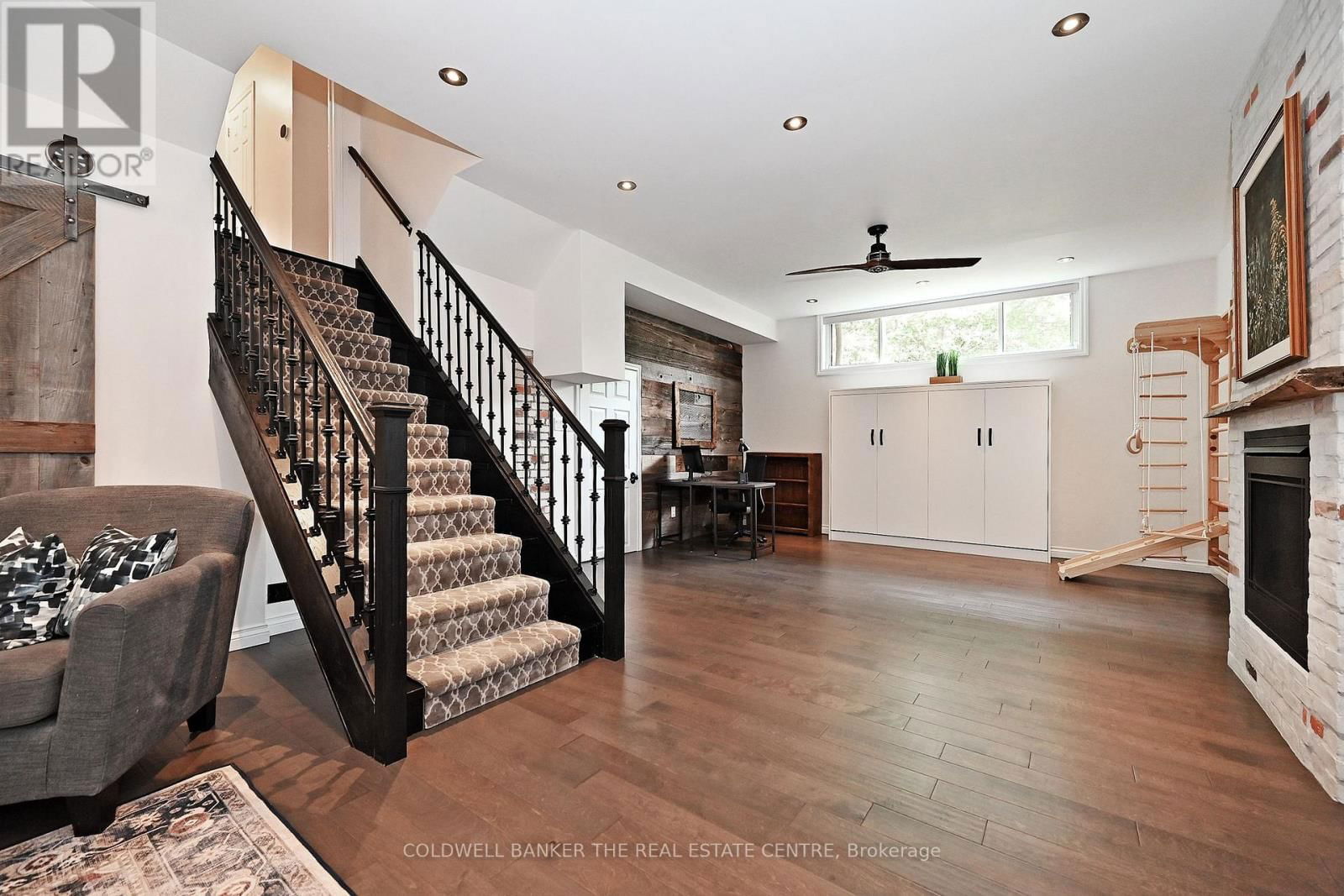 15 EARLS COURT Image 31